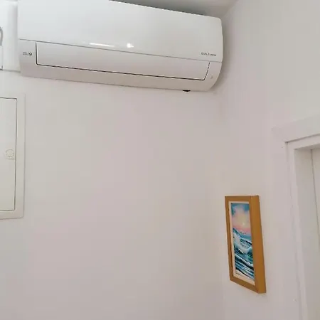 Apartment Sing *