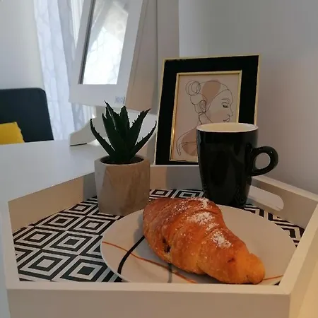 Apartment Sing *